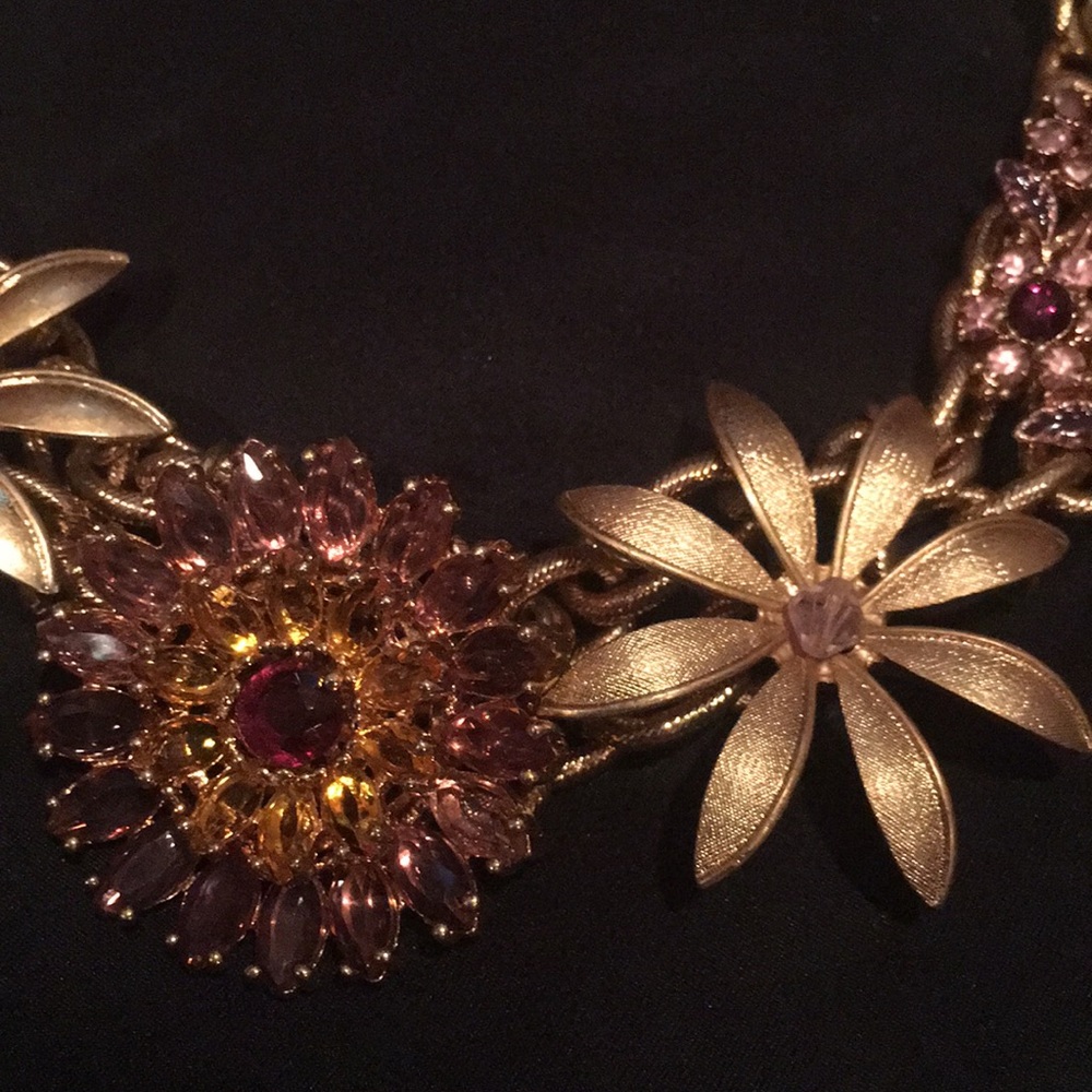 Stunning statement piece!! - Picture 3 of 4
